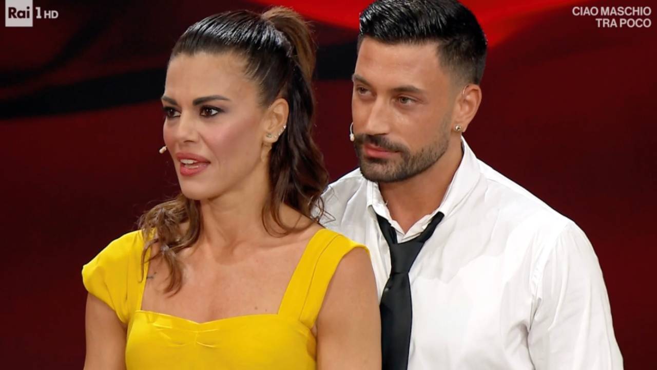 Ex-ballerina-su-Bianca-Guaccero-e-Giovanni-Pernice